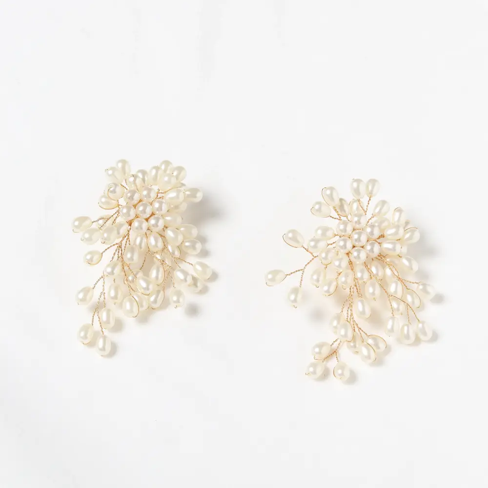 Zarcillo con flores de perlas - Image 2