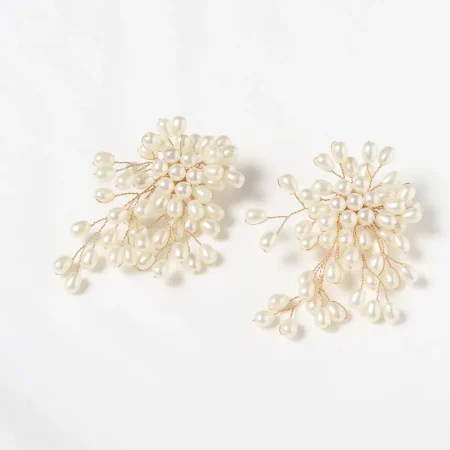 Zarcillo con flores de perlas