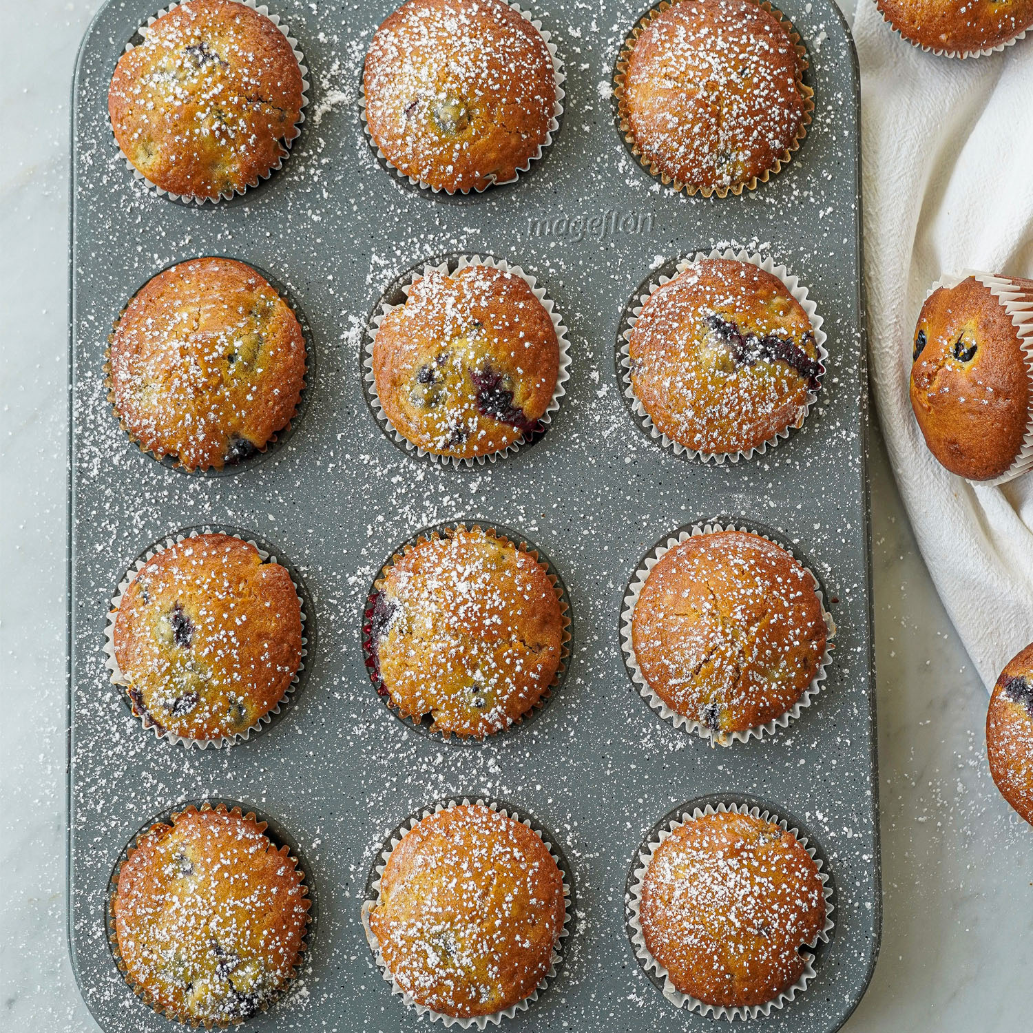 Molde para 12 mini cupcakes de acero al carbono 26 x 34,5 cm - Image 2