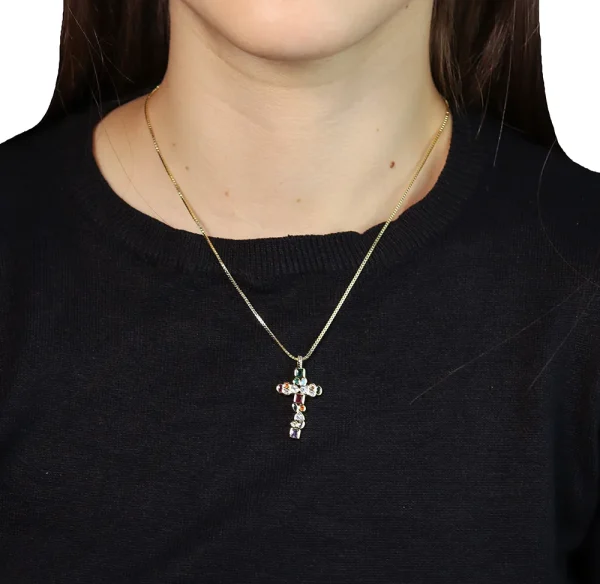 Collar con dije de cruz