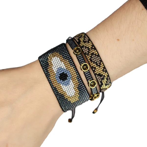 Set de tres pulseras estilo bohemio