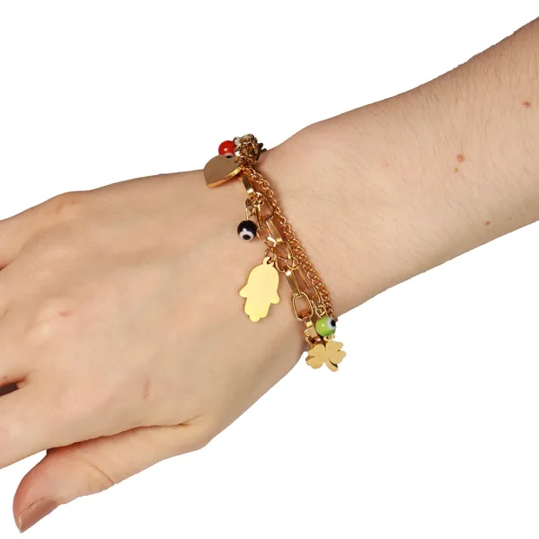 Pulseras con dijes variados